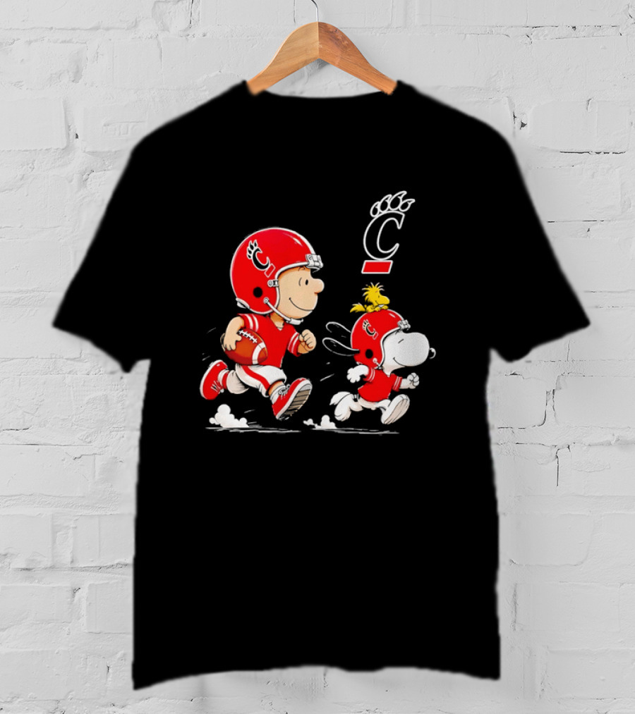 Charlie Brown Snoopy Cincinnati Bearcats Football Running T-Shirt