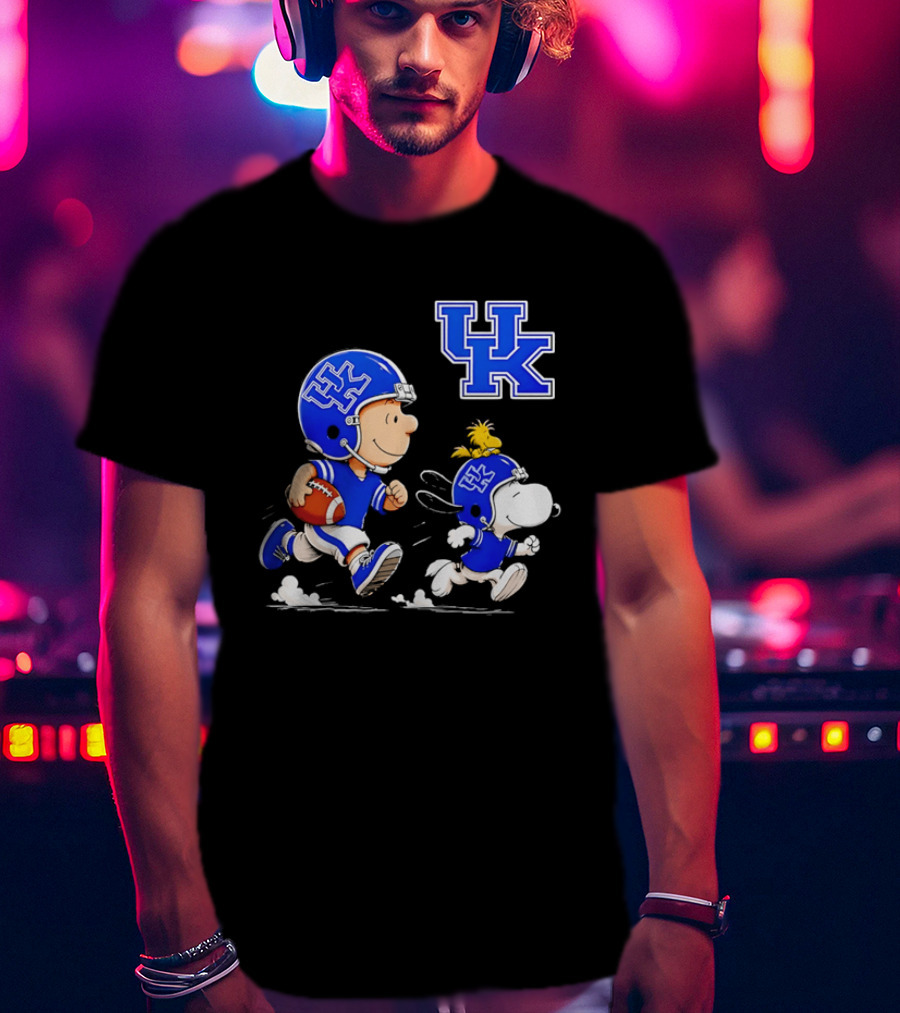 Peanuts Charlie Brown Snoopy University Of Kentucky Football Running UK T-Shirt