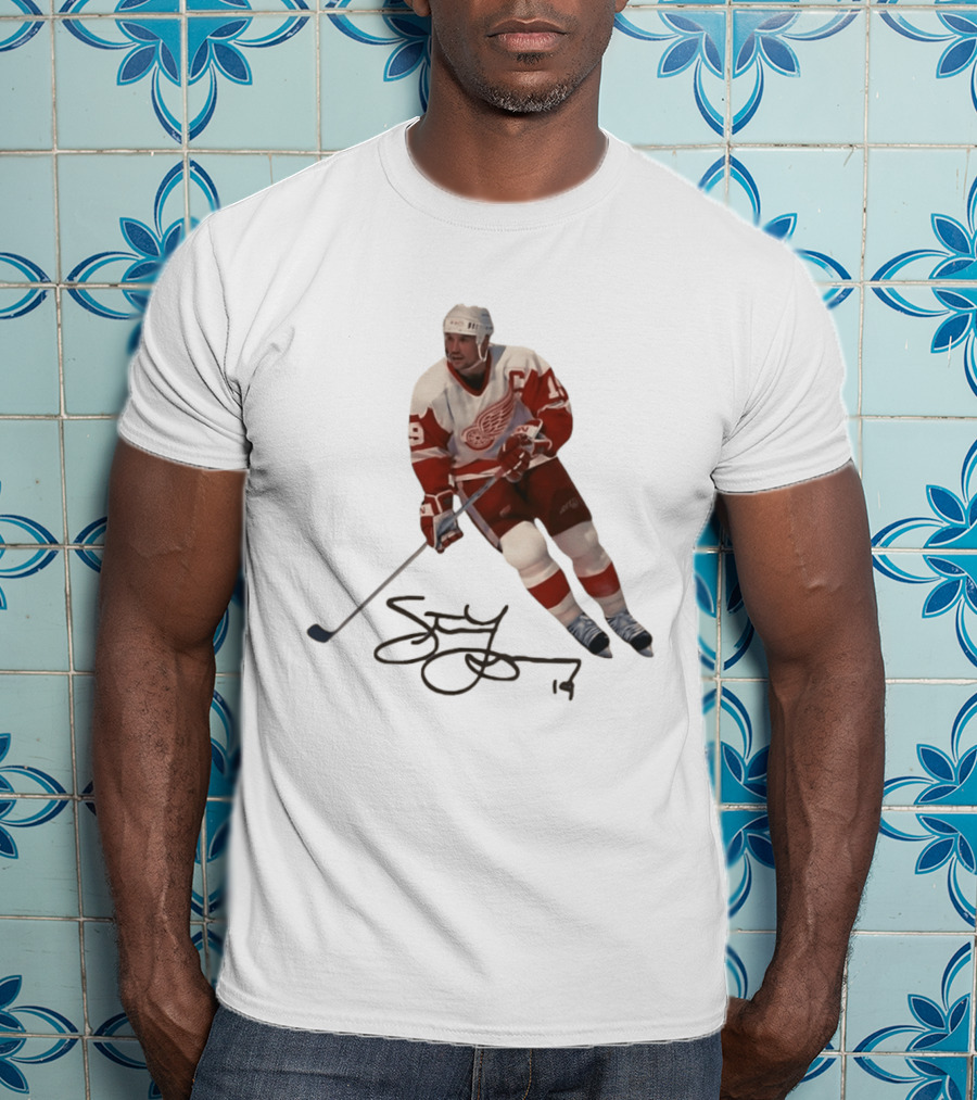 Steve Yzerman Detroit Red Wings Captain 19 Hockey Legend T-Shirt