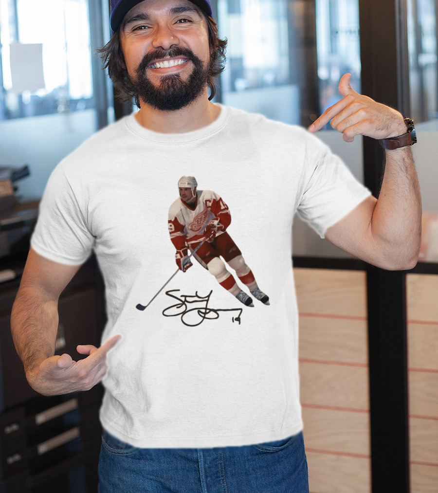 Steve Yzerman Detroit Red Wings Captain 19 Hockey Legend T-Shirt