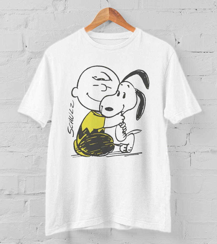 Schulz Charlie Brown Snoopy Hugging Classic Peanuts Friendship T-Shirt