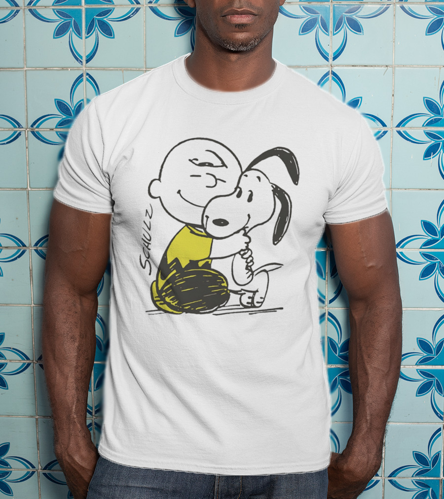 Schulz Charlie Brown Snoopy Hugging Classic Peanuts Friendship T-Shirt