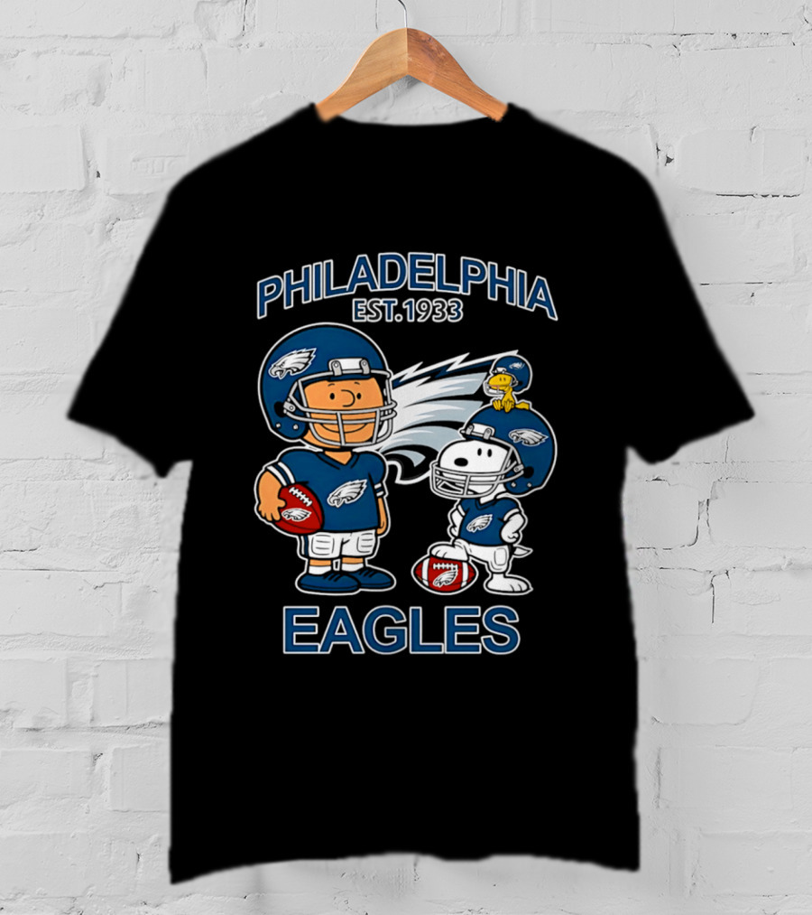 Philadelphia Est 1933 Eagles Charlie Brown Snoopy Football Team T-Shirt