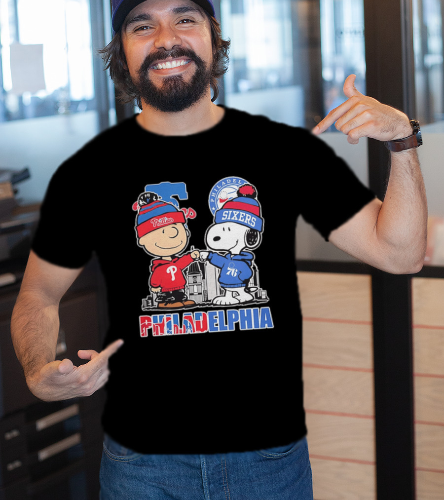 Charlie Brown And Snoopy Fist Bump Phillies Sixers Philadelphia T-Shirt