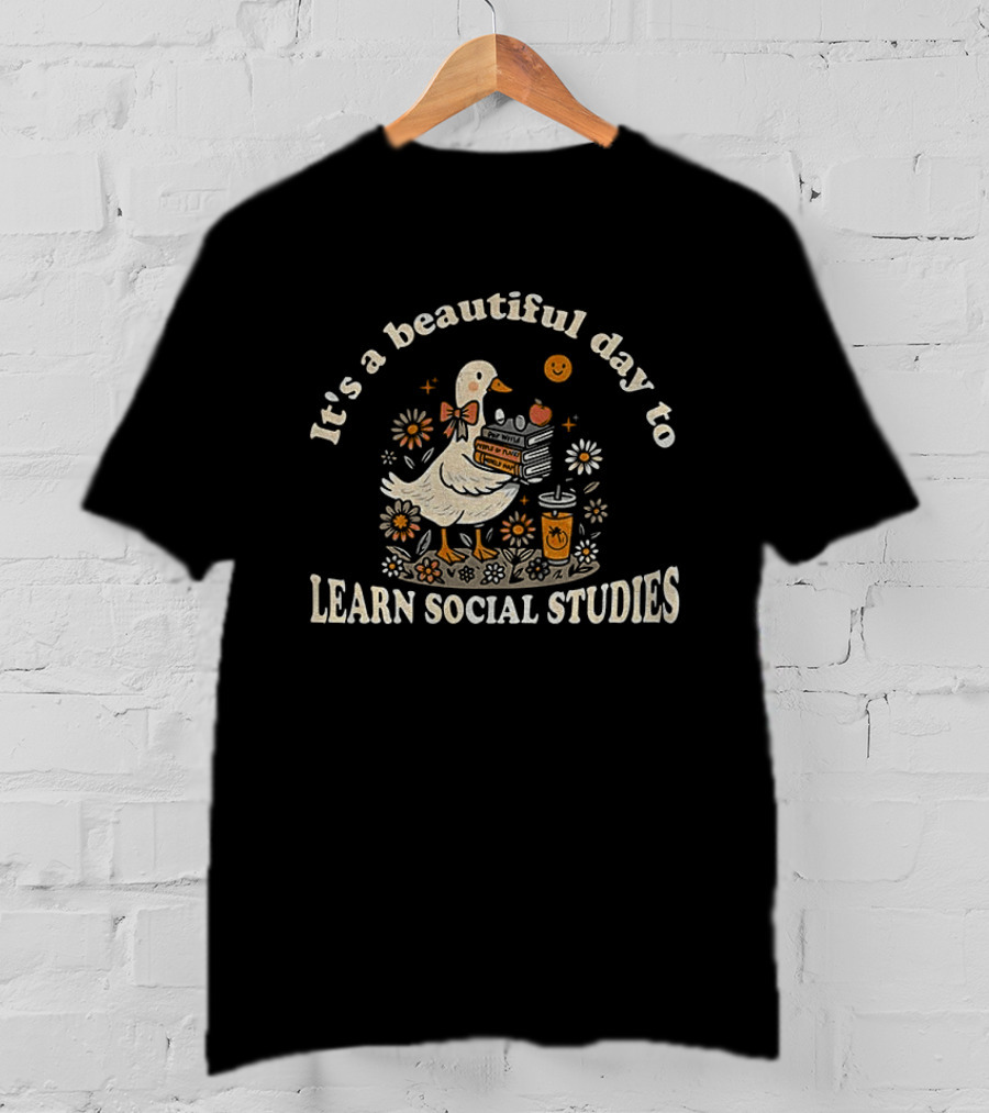 Goose It's A Beautiful Day To Learn Social Studies Happy Halloween T-Shirt