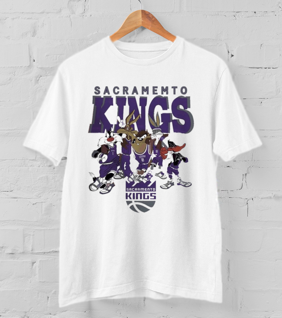 Sacramento Kings Looney Tunes Characters NBA Basketball Team T-Shirt