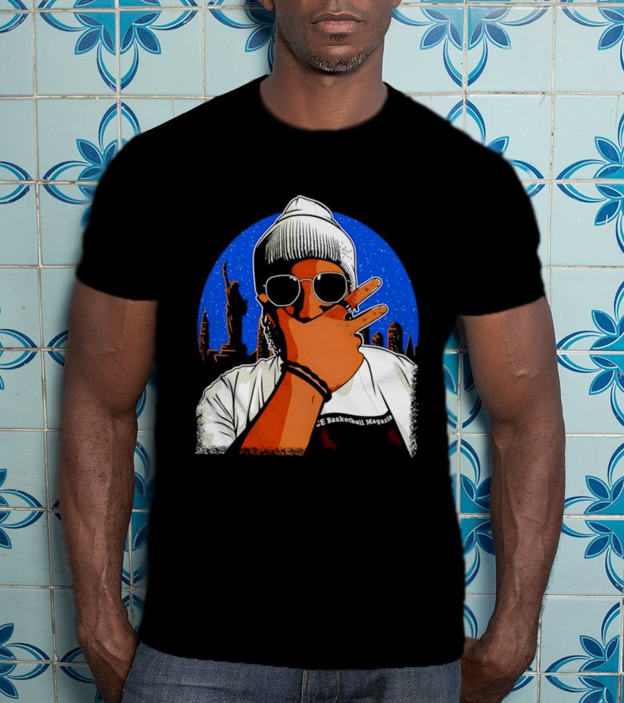 CE Basketball Magazin NYC Skyline Statue Of Liberty Statue Peace Sign T-Shirt