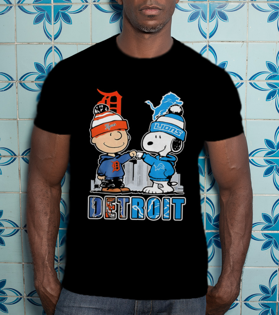 Charlie Brown Snoopy Detroit Tigers Lions Fist Bump Peanuts T-Shirt