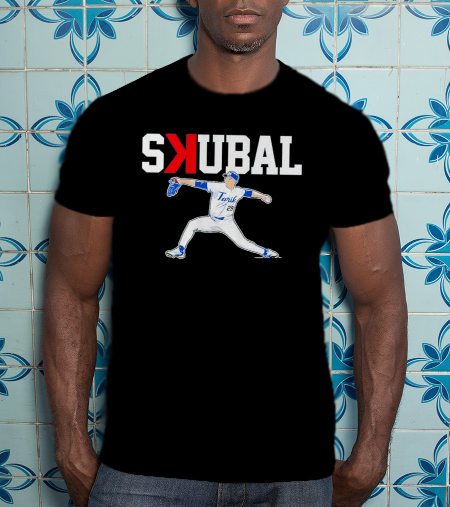 Tarik Skubal Pitching Pose Los Angeles Dodgers T-Shirt