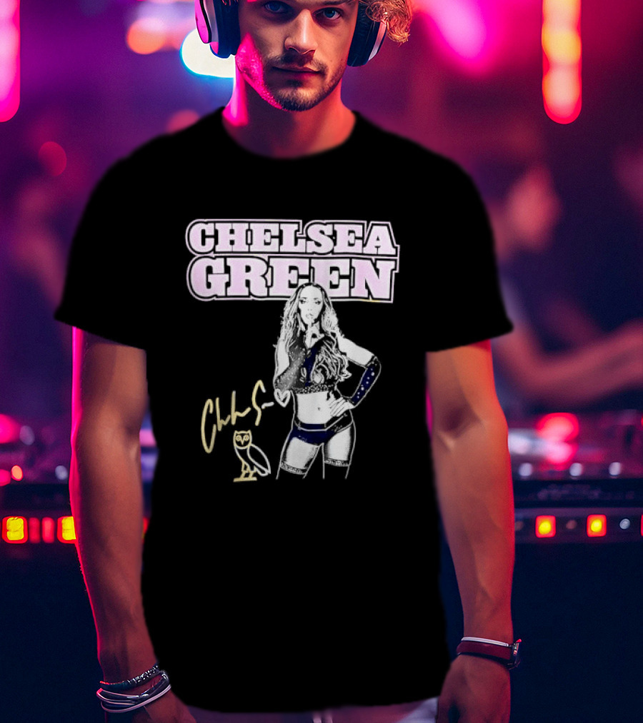 Chelsea Green Wrestling Owl Gesture Signature T-Shirt