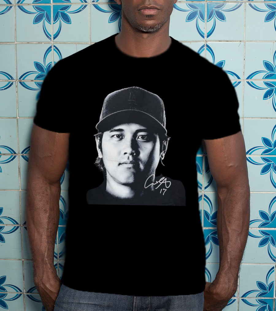 Shohei Ohtani LA Dodgers Cap Signature 17 T-Shirt