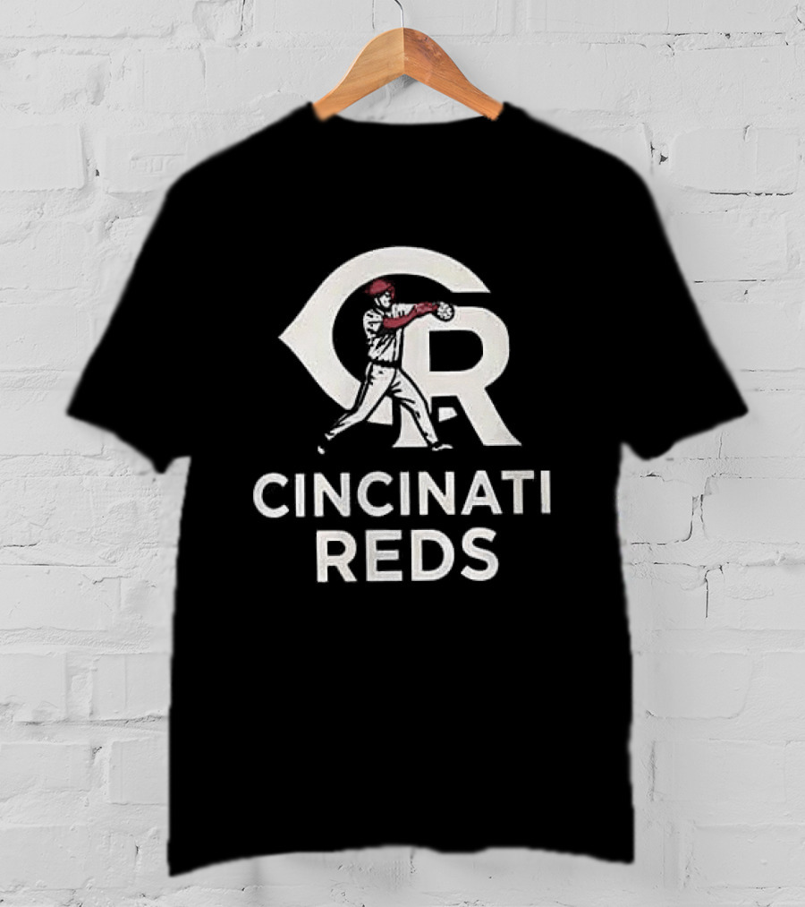 Cincinnati Reds Skull Crossing Bats Baseball Logo Sports Fan T-Shirt