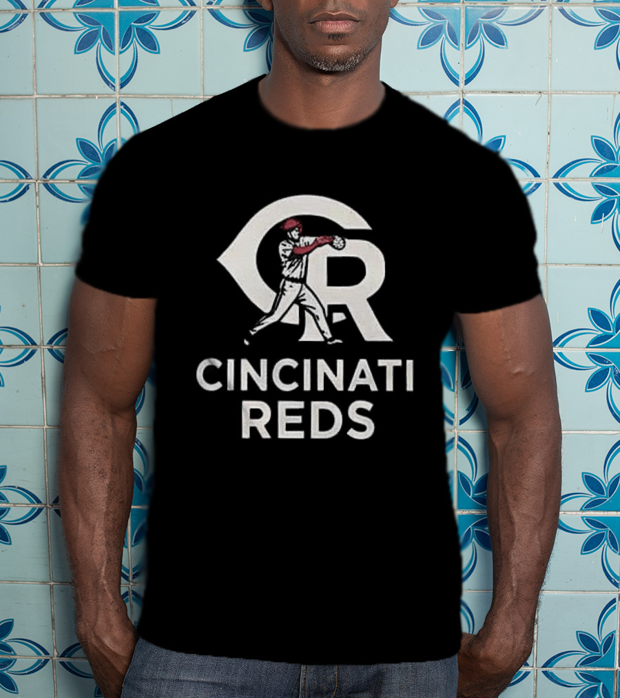 Cincinnati Reds Skull Crossing Bats Baseball Logo Sports Fan T-Shirt
