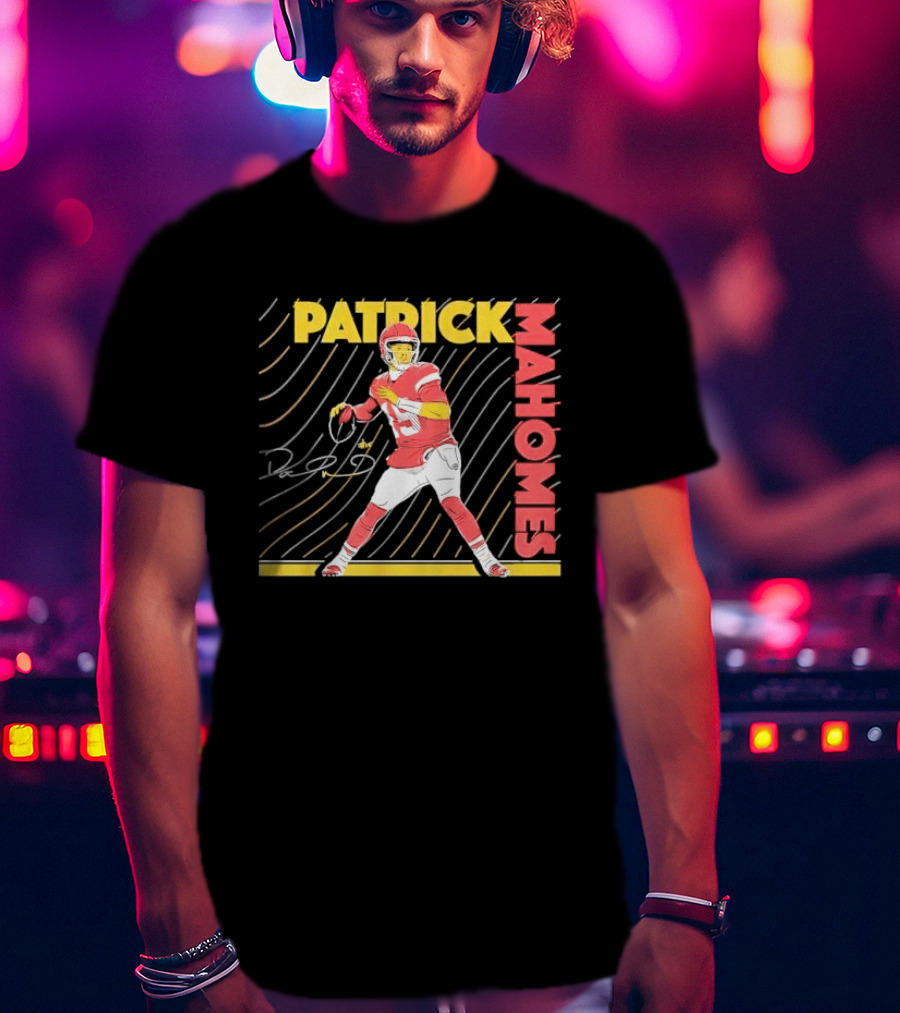 Patrick Mahomes Football Quarterback Signature Wavy Line T-Shirt