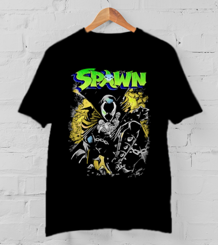 Spawn Crouching Superhero Chains Cape Distressed Comics T-Shirt