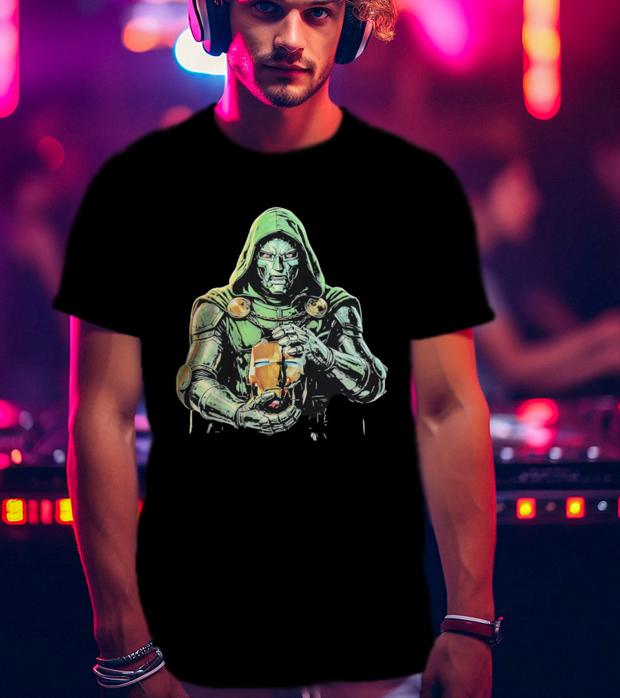 Doctor Doom Marvel Holding Broken Iron Man Mask Iconic Showdown T-Shirt