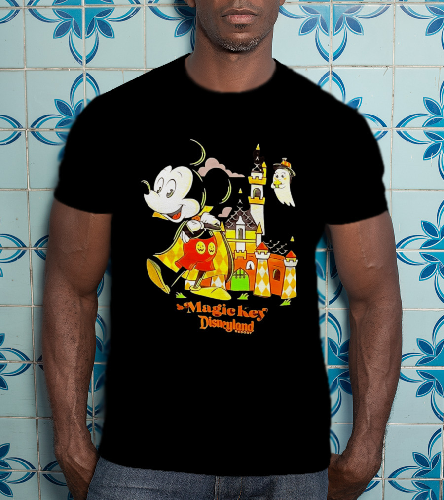 Mickey Mouse Magic Key Disneyland Resort Halloween Castle Ghost T-Shirt