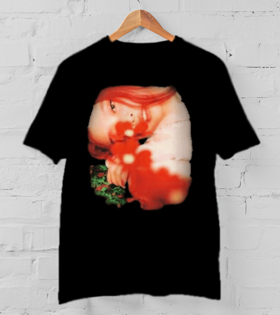 Complex Jennie Flower Photo Red Hair Aesthetic T-Shirt