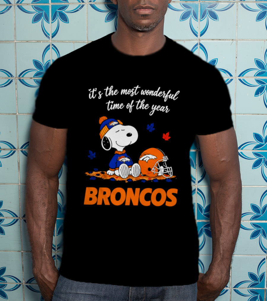 Denver Broncos Snoopy Its The Most Wonderful Time Of Year Autumn Leaves T-Shirt