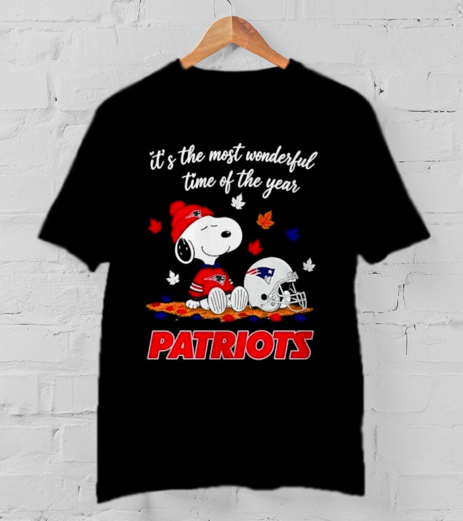 New England Patriots Snoopy It's The Most Wonderful Time Of The Year Autumn Leaves T-Shirt