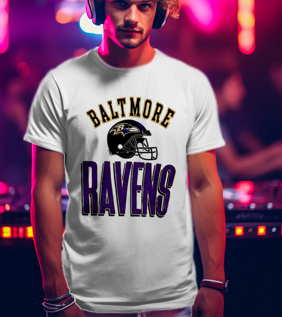 Baltimore Ravens Everyone Es Women's Sports Ravens Helmet T-Shirt