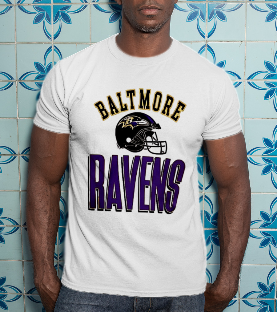 Baltimore Ravens Everyone Es Women's Sports Ravens Helmet T-Shirt