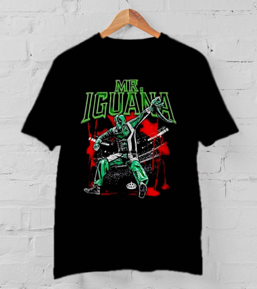 Mr Iguana Masked Wrestler With Lizard Puppet AAA Red Paint Splatter T-Shirt
