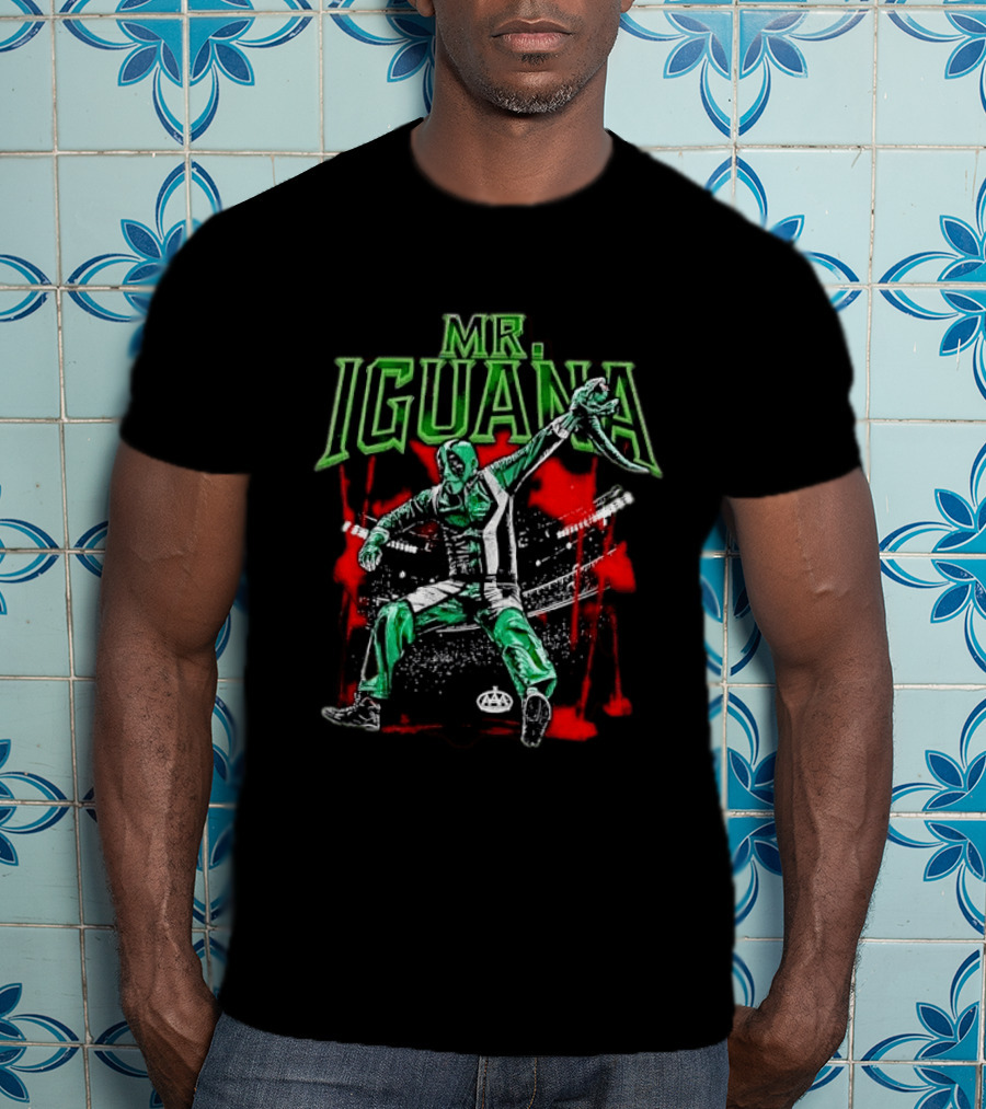 Mr Iguana Masked Wrestler With Lizard Puppet AAA Red Paint Splatter T-Shirt