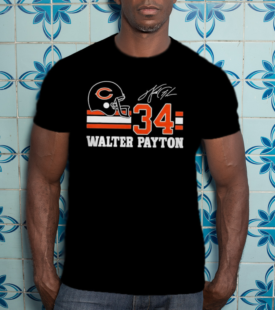 Chicago Bears Walter Payton 34 Distressed Helmet Stripes Signature T-Shirt