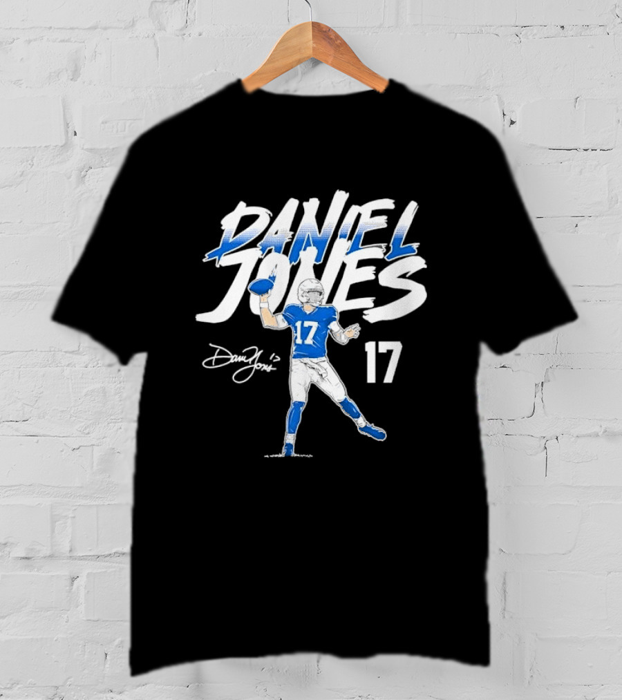 Daniel Jones 17 Quarterback Throwing Football Sketch Brushstroke T-Shirt