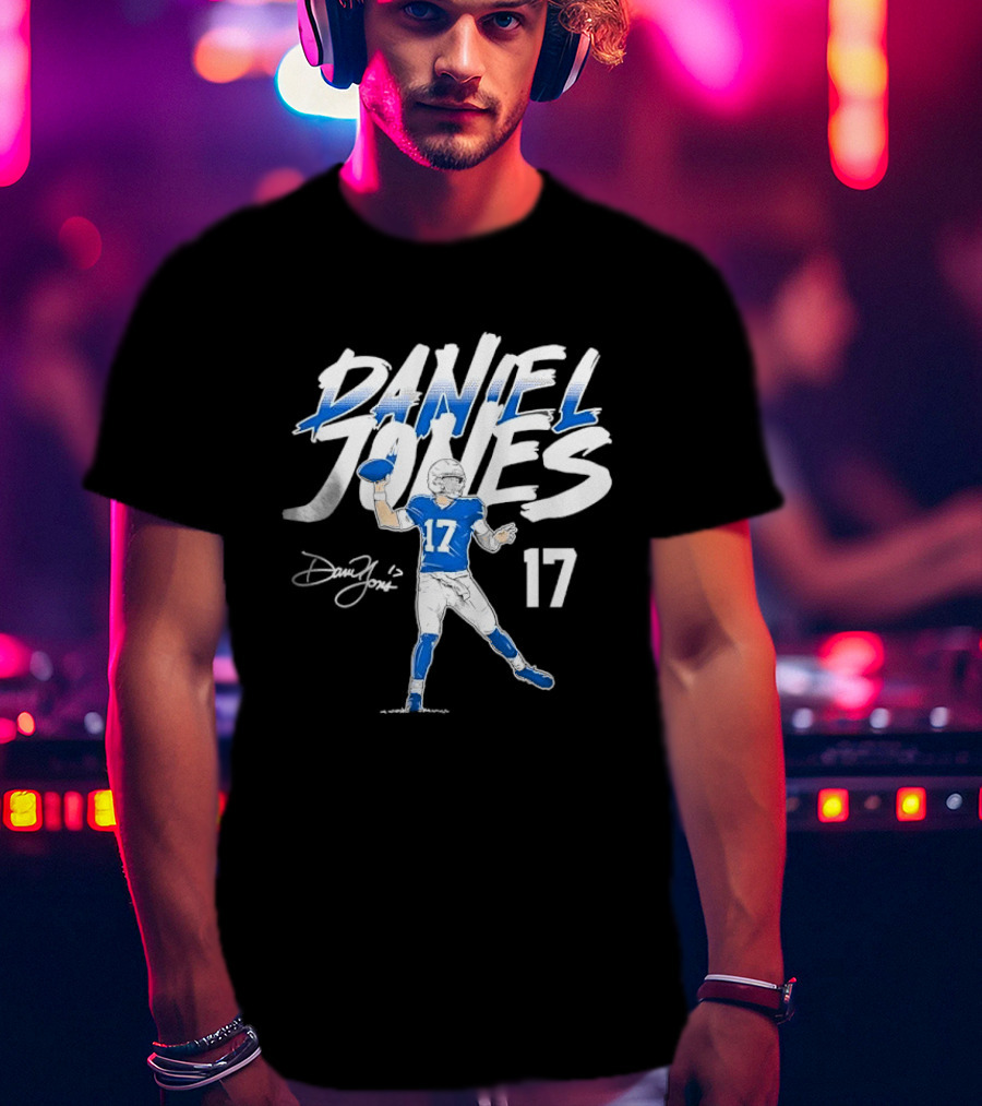 Daniel Jones 17 Quarterback Throwing Football Sketch Brushstroke T-Shirt