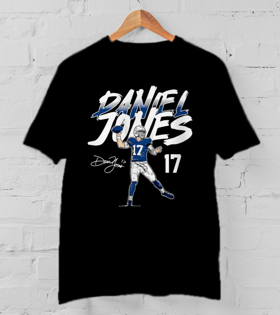 Daniel Jones 17 Football Quarterback Pose Indiana T-Shirt