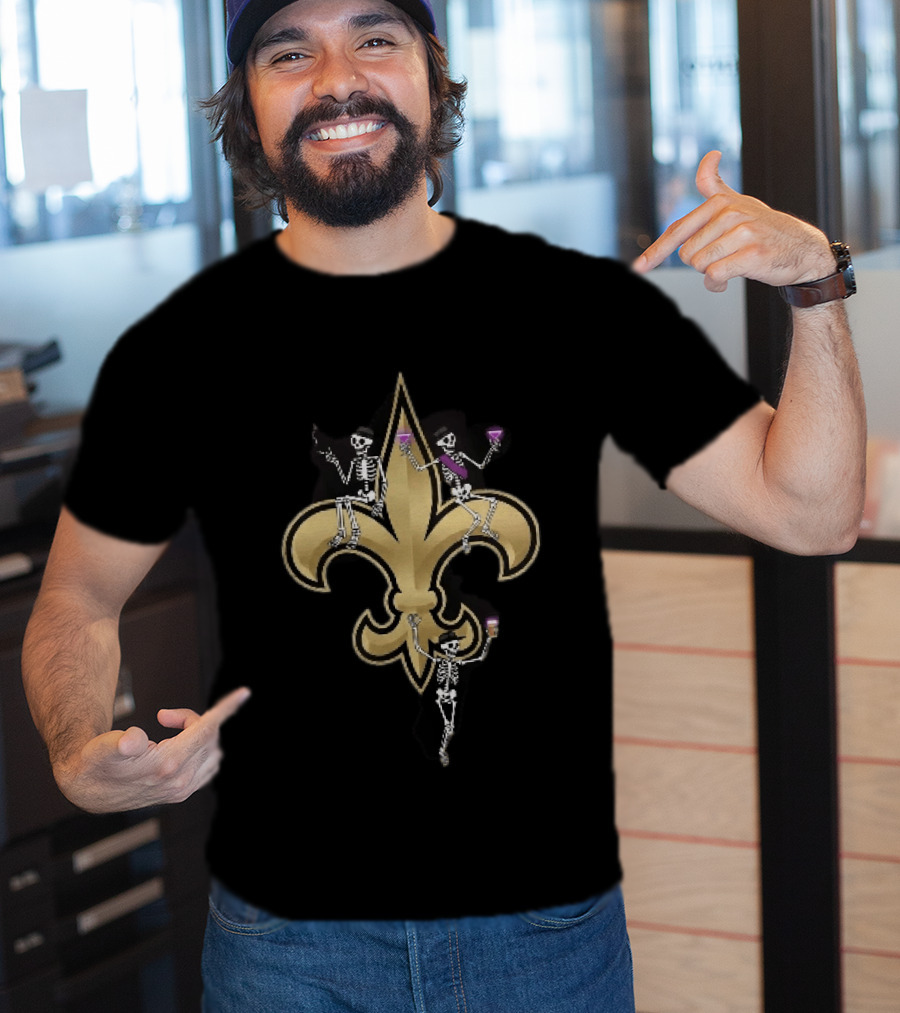 New Orleans Saints Fleur De Lis Skeletons Drinking Smoking T-Shirt