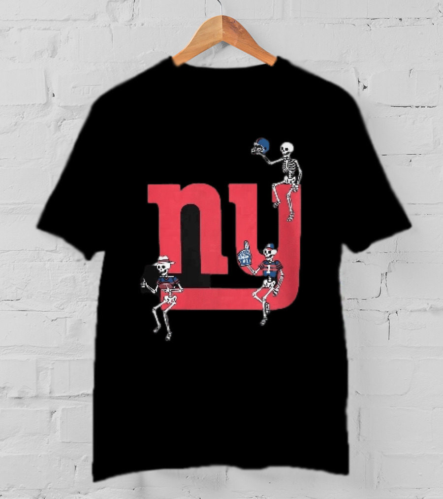 New York Giants Skeletons Dance With Football Helmets T-Shirt