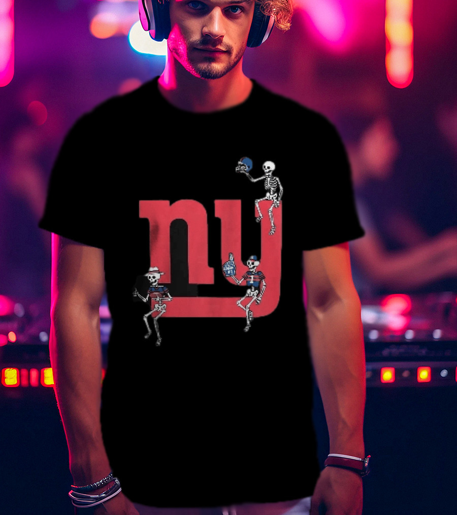 New York Giants Skeletons Dance With Football Helmets T-Shirt