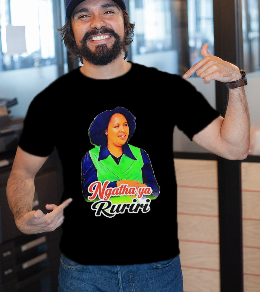 Ngatha Ya Ruriri Afro Woman In Green And Blue Outfit T-Shirt