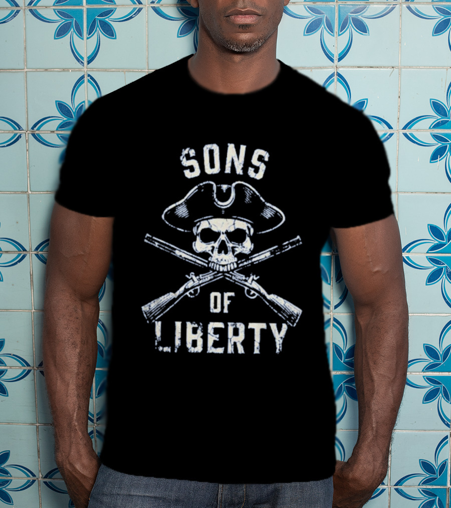 Sons Of Liberty Skull Crossed Guns Revolutionary Hat T-Shirt