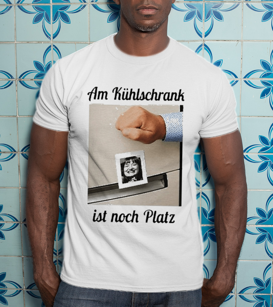 Am Kühlschrank Ist Noch Platz Foto Moustache Hand T-Shirt