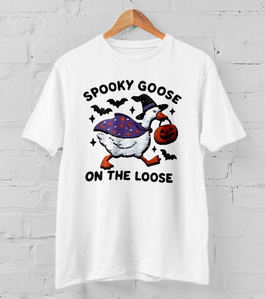 Spooky Goose On The Loose Witch Hat Pumpkin Cape Bats T-Shirt