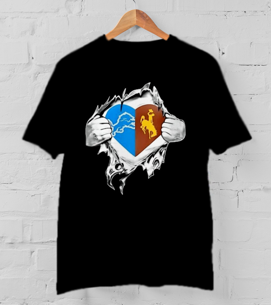 Detroit Lions Wyoming Cowboys Heart Ripped Skin T-Shirt