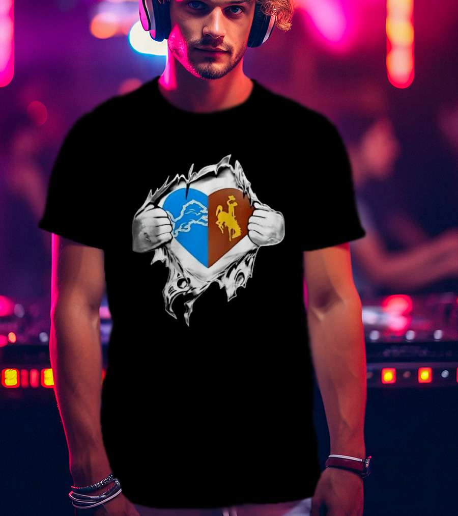 Detroit Lions Wyoming Cowboys Heart Ripped Skin T-Shirt