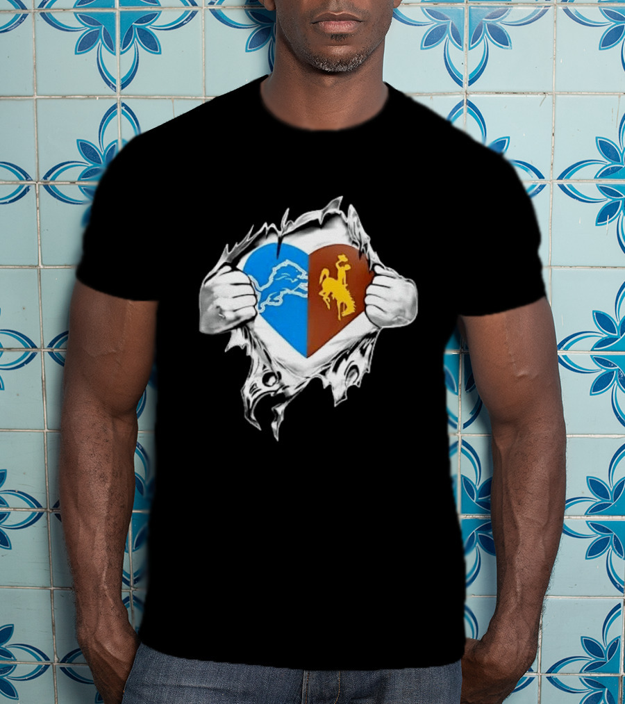Detroit Lions Wyoming Cowboys Heart Ripped Skin T-Shirt