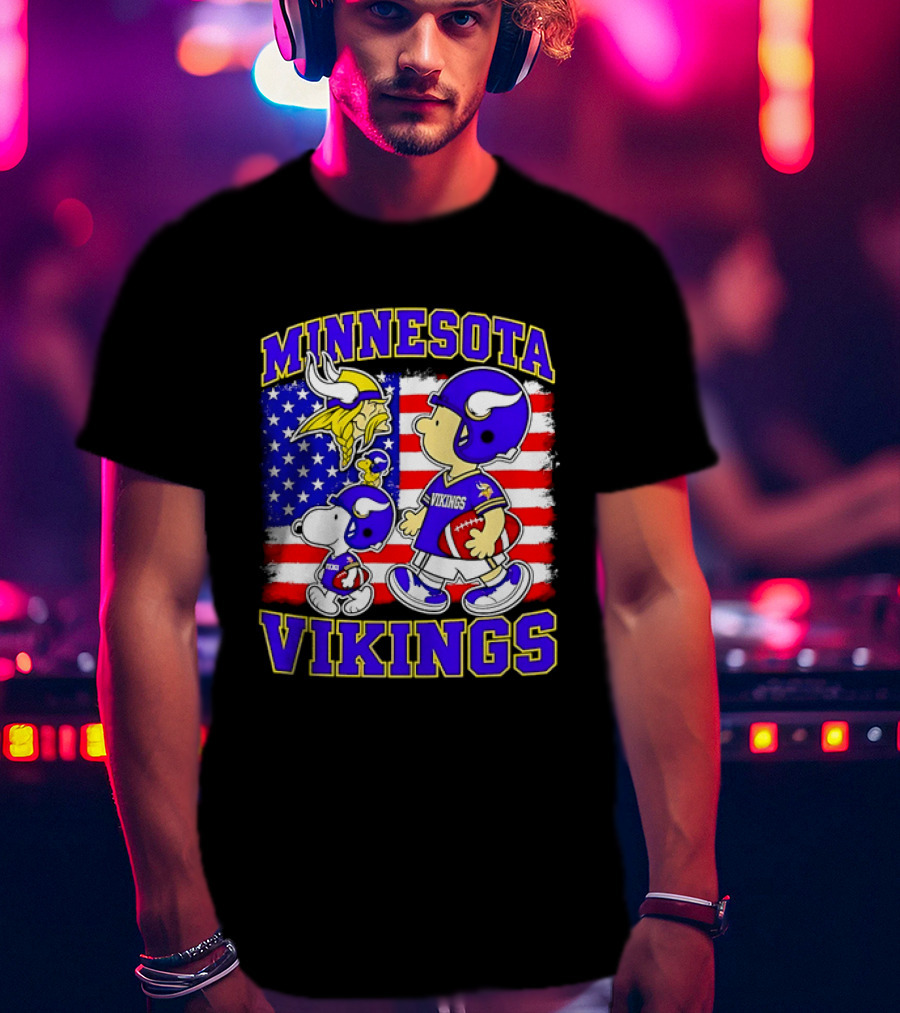 Minnesota Vikings Snoopy Woodstock American Flag Football 2026 T-Shirt