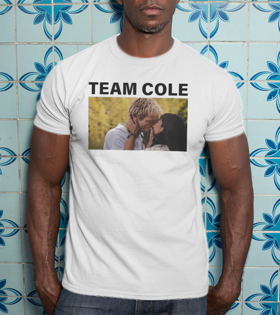 Team Cole Romantic Kiss Scene T-Shirt