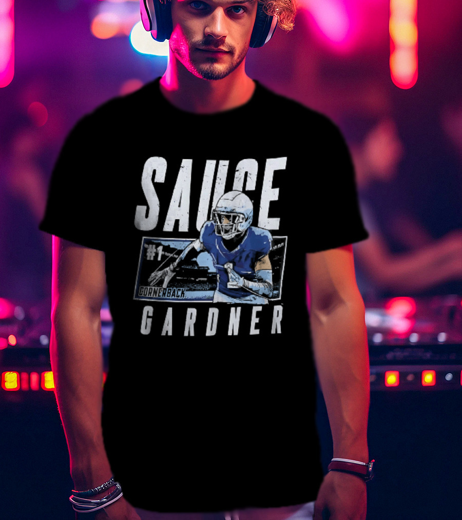 Sauce Gardner Cornerback Football Player Pose Distressed Frame T-Shirt