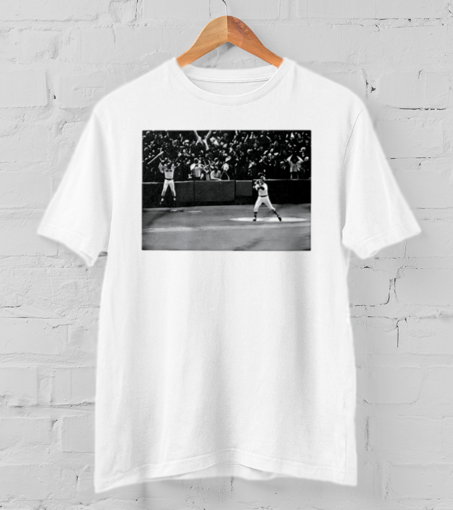Carlton Fisk No 27 Boston Red Sox Baseball Iconic Home Run Moment T-Shirt