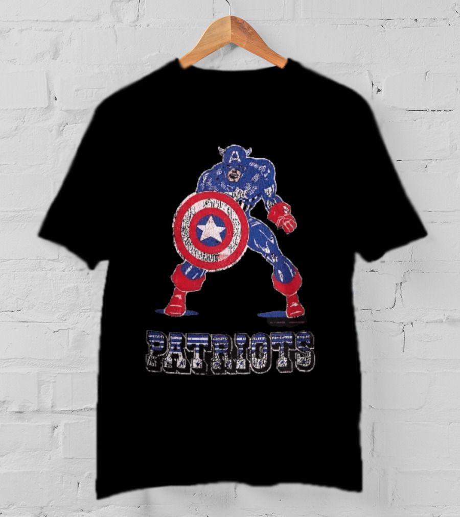 Patriots Captain America Shield Distressed Look T-Shirt