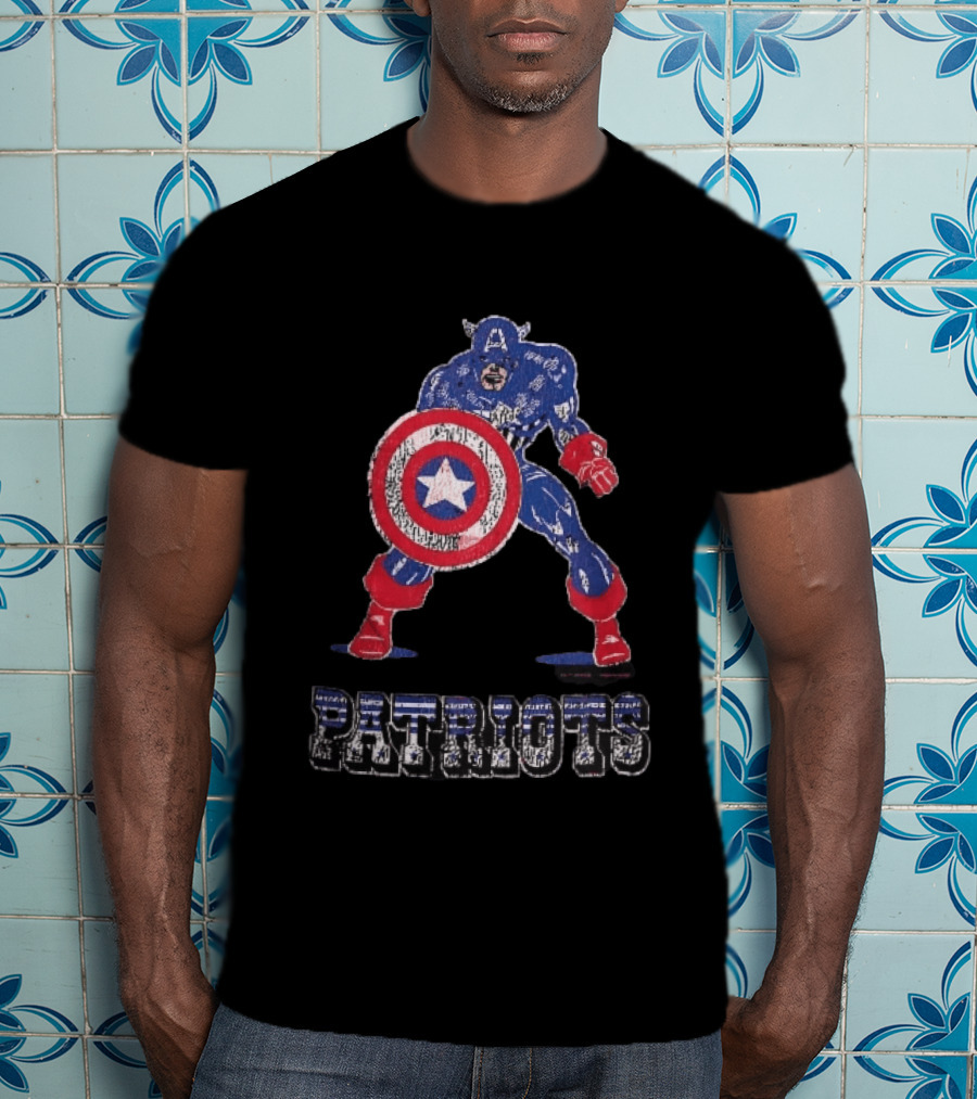 Patriots Captain America Shield Distressed Look T-Shirt