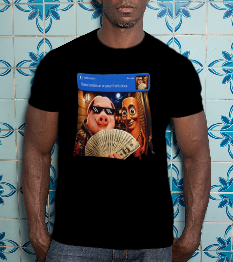 Notification Meme Pig And Wooden Man With Money Motion Alert T-Shirt