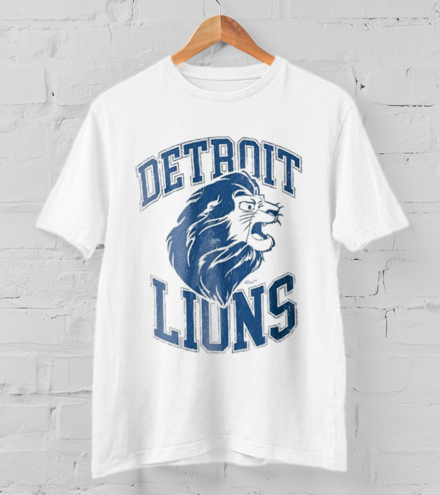 Detroit Lions Distressed Roaring Lion Head Varsity T-Shirt
